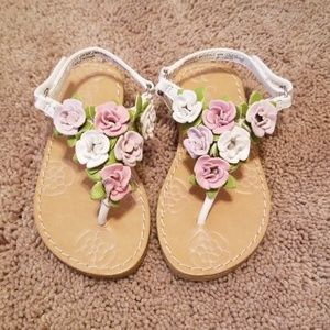 Adorable toddler flower sandals